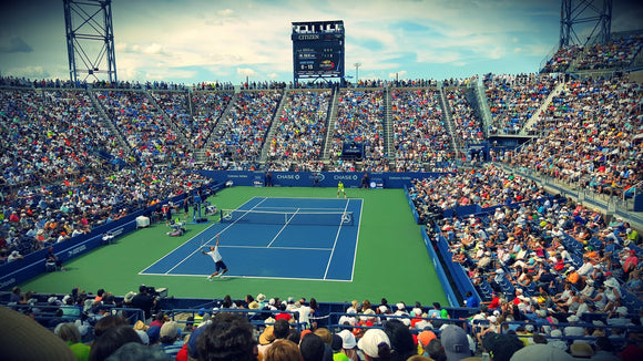 tennisbaan us open met publiek